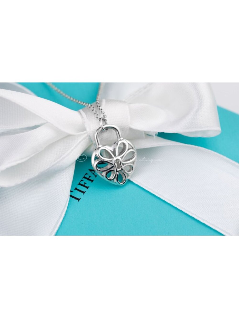 Tiffany & Co. Heart Necklace Filigree Heart Lock Pendant in Silver - Picture 2 of 7